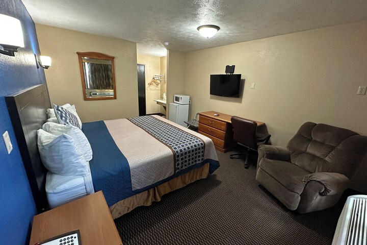 Room 17 of 36