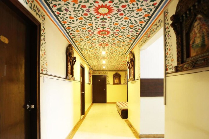 Ballroom/Hall 16 of 19