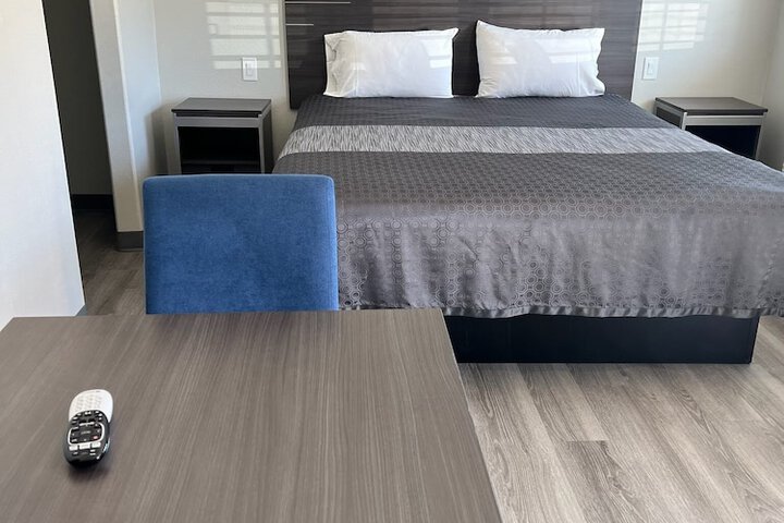 Room 7 of 42