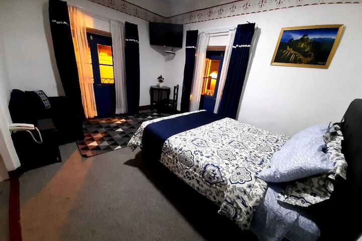 Room 2 of 8