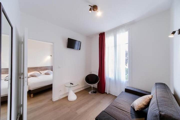 Room 8 of 15