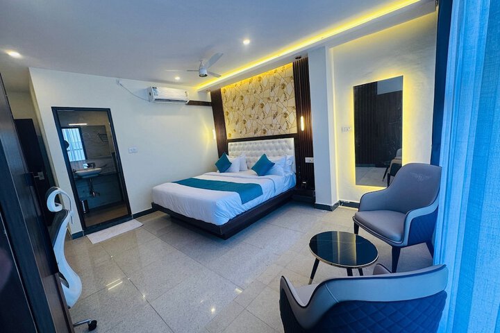 Room 8 of 30