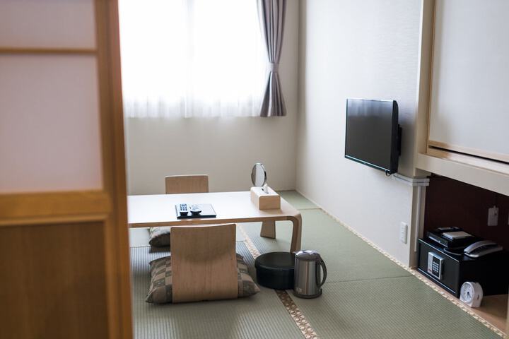 Room 16 of 44