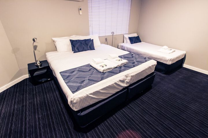 Room 6 of 40