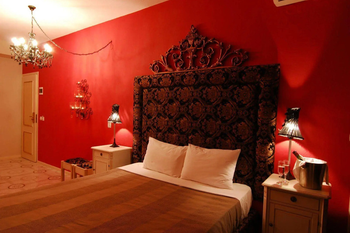 Room 3 of 27