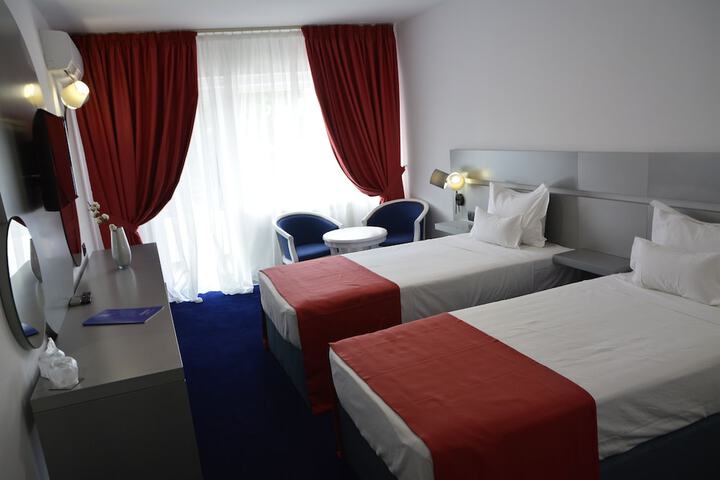 Room 6 of 55