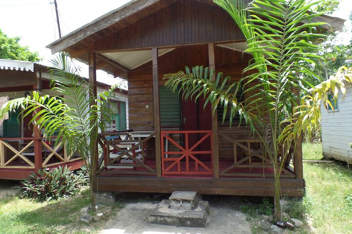 Beach Road Cottages at Jah Bs