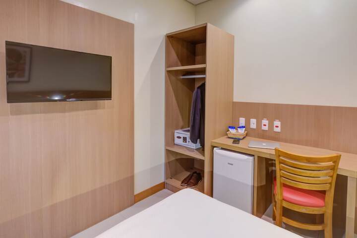 Room 10 of 52