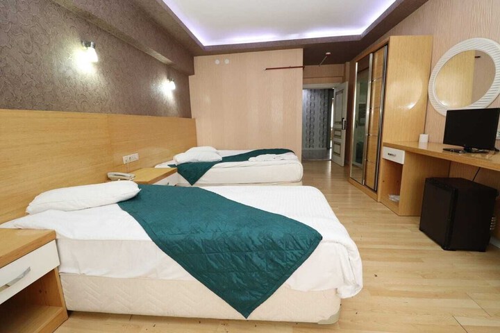 Room 32 of 85