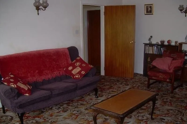 Room 7 of 11