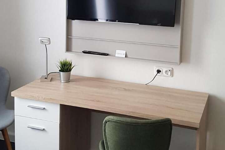 Room 10 of 46