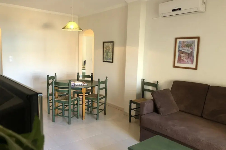 Room 10 of 21