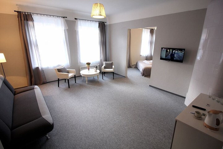 Room 16 of 46