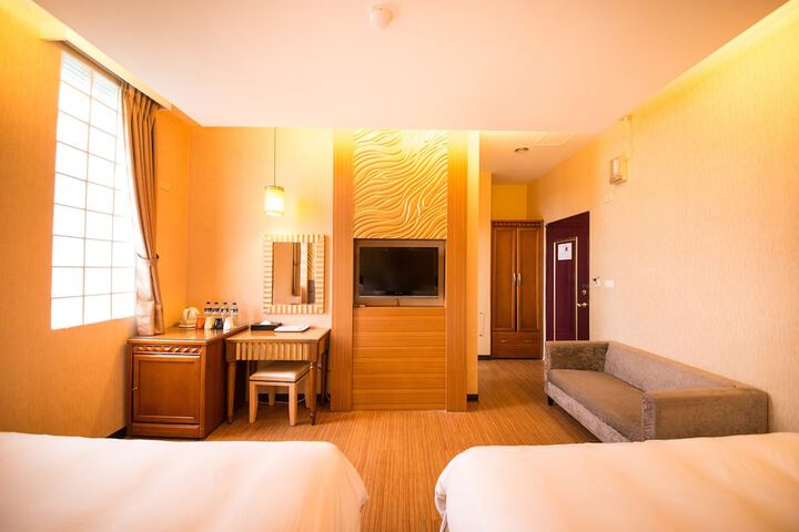 Room 6 of 27