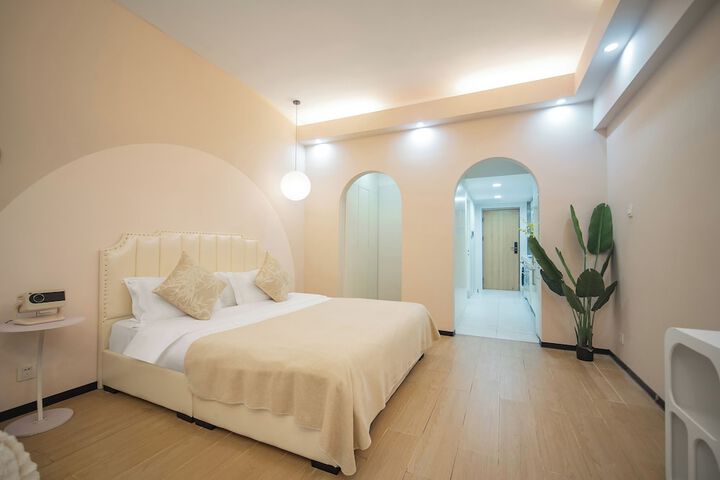Room 15 of 82
