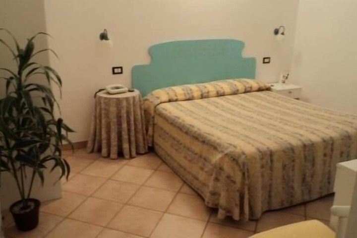 Room 15 of 54