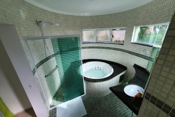 Room 9 of 22