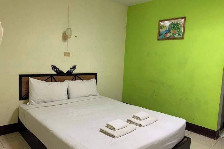 Room 6 of 24