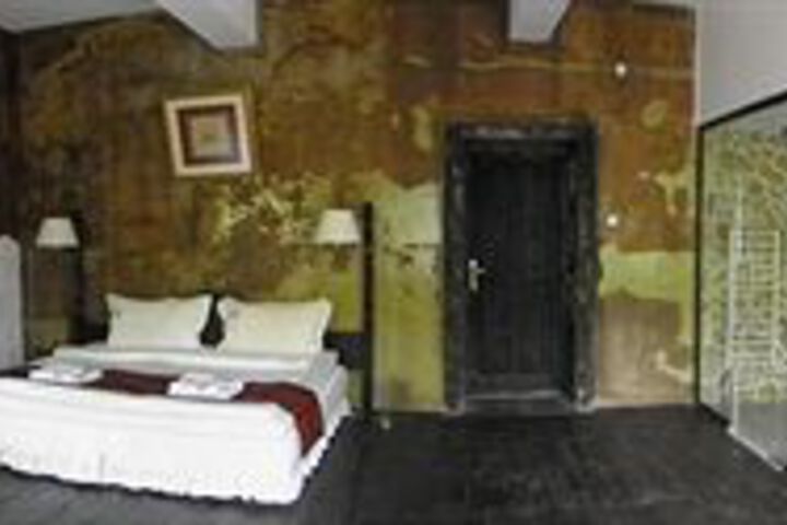 Room 5 of 23