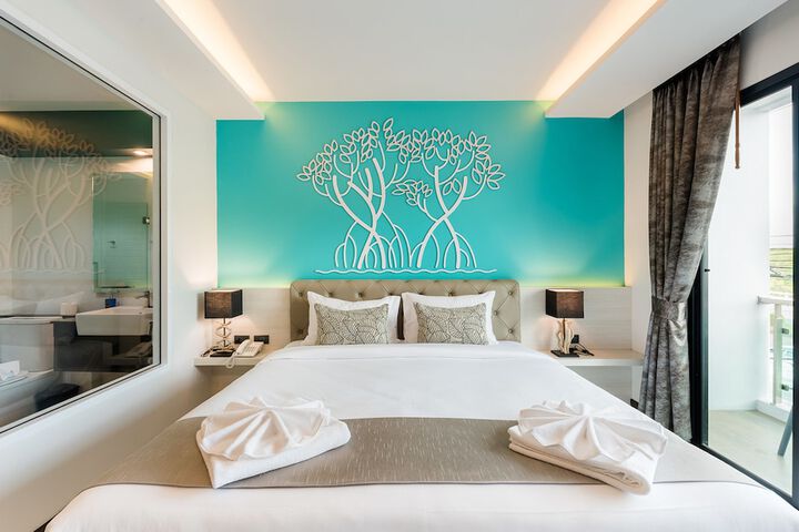Room 16 of 48