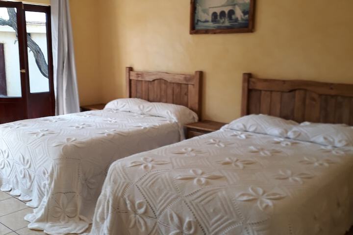 Room 2 of 38