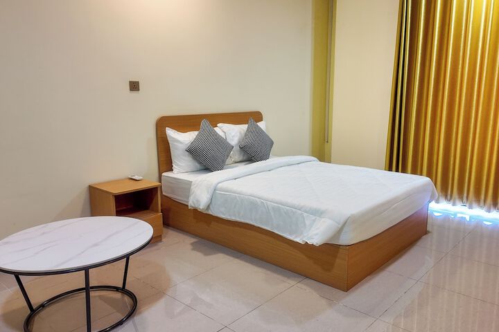 Room 9 of 40