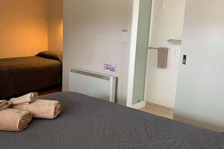 Room 7 of 32