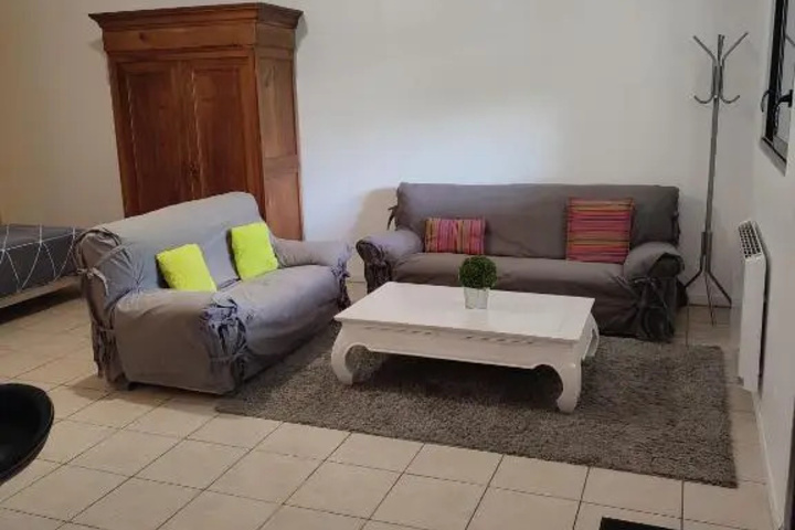 Room 4 of 10
