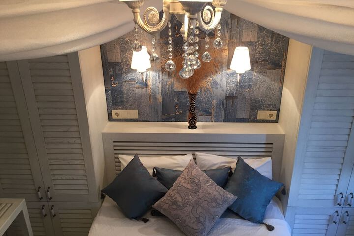 Room 12 of 93