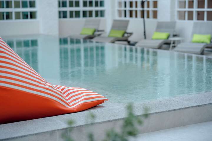 Pool 130 of 174