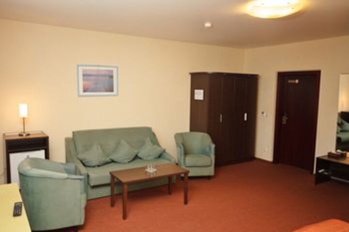 Room 12 of 13