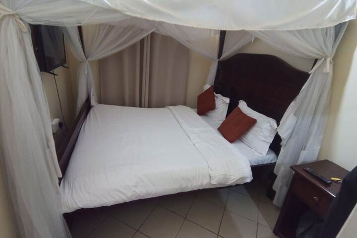 Room 16 of 44