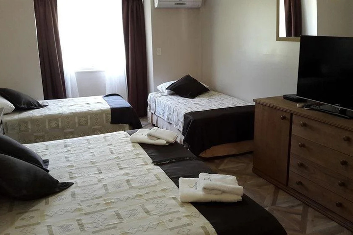 Room 4 of 13