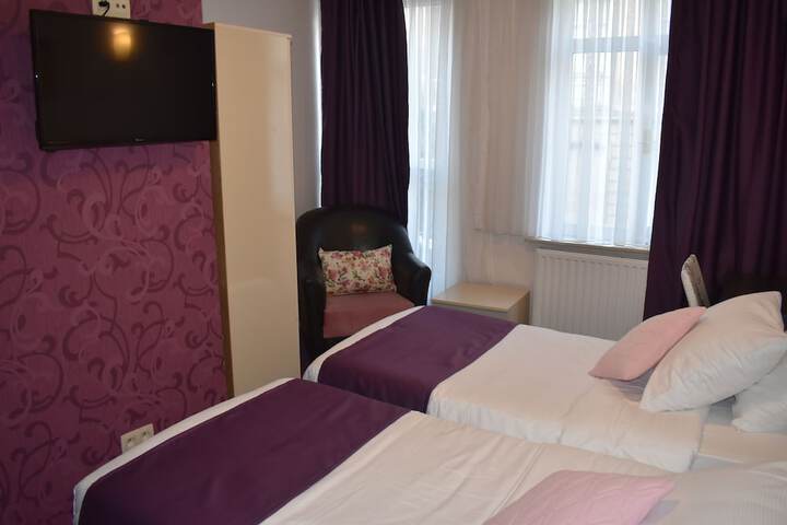 Room 9 of 70