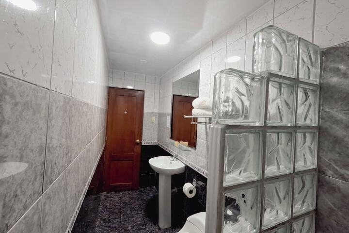 Room 26 of 32