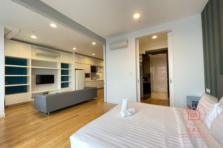 Room 8 of 93