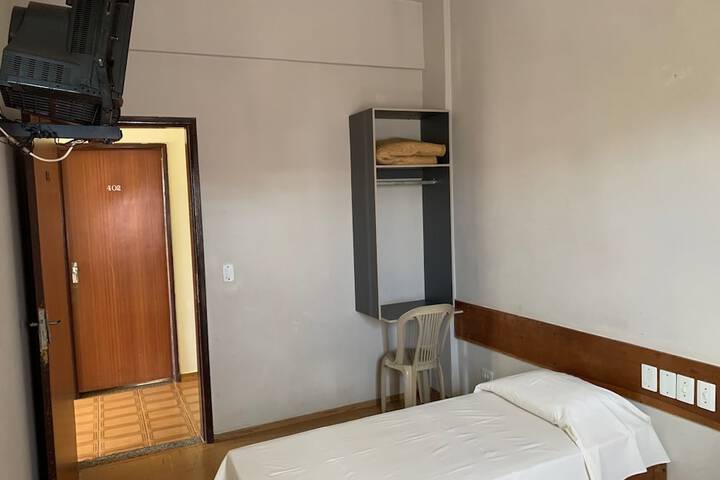 Room 3 of 8