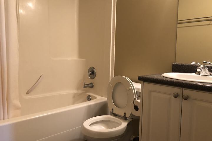 Room 16 of 19