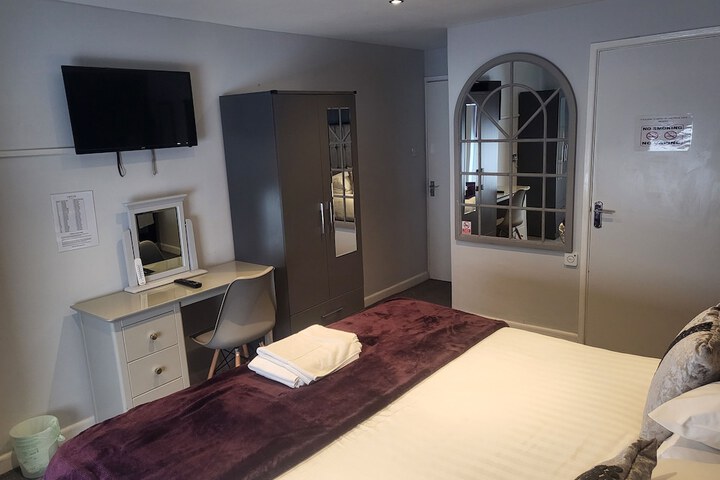 Room 16 of 63