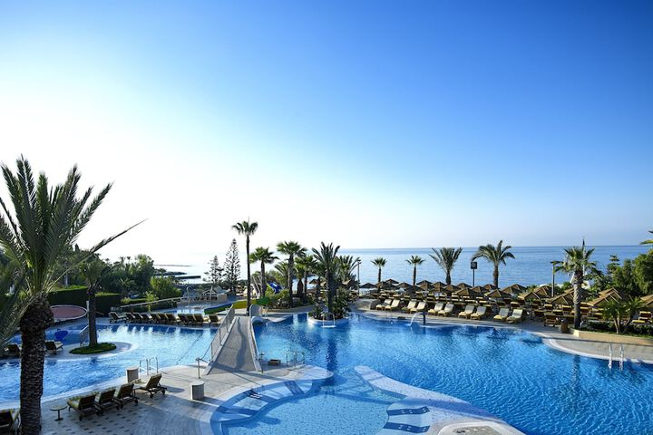 Photo of Four Seasons Hotel
