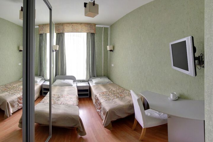 Room 2 of 53