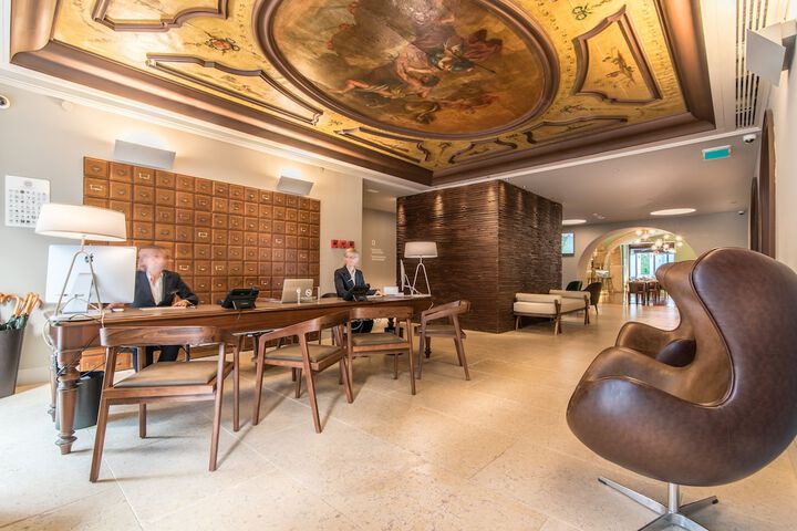 Hotel Interior 4 of 77