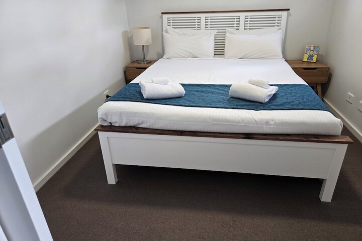 Room 6 of 107