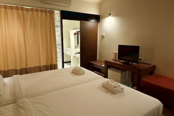 Room 17 of 46