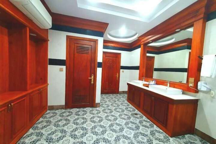 Room 14 of 129