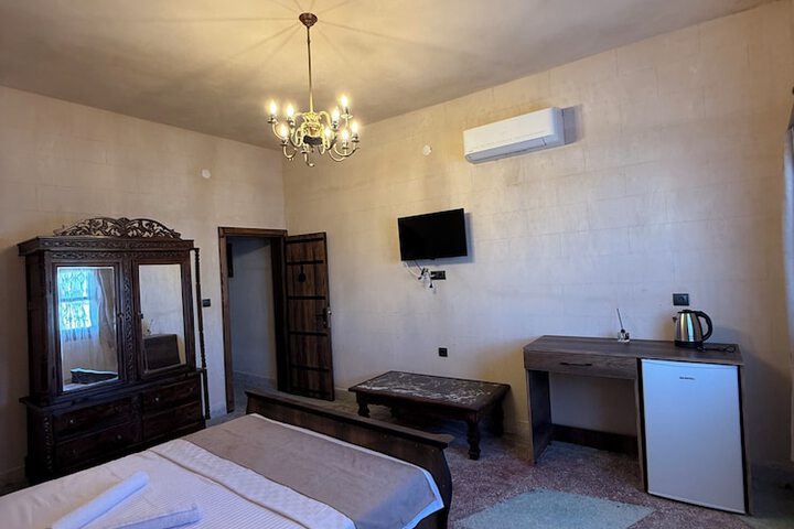 Room 13 of 39