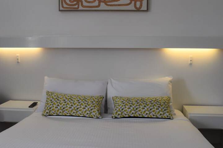 Room 15 of 118