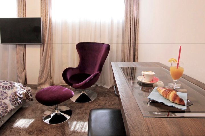 Room 40 of 69