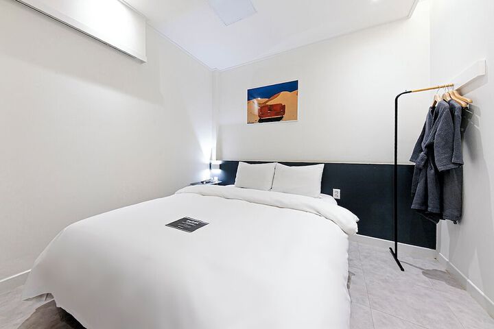 Room 11 of 52