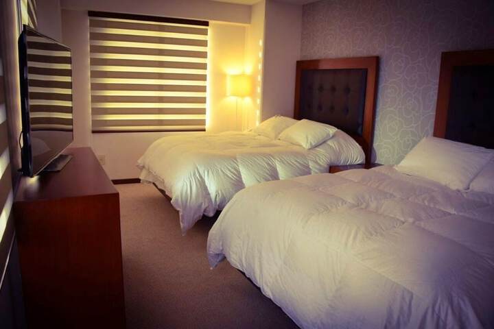 Room 10 of 12